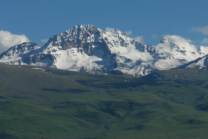 Climbing Southern peak of Aragats mount